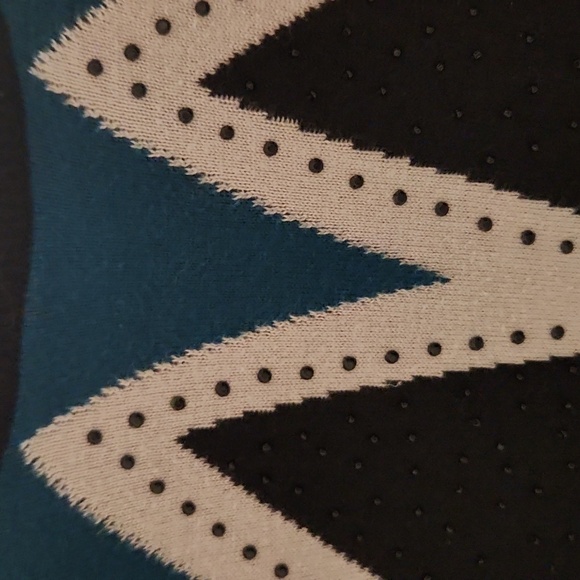 EUC Forever 21 unique geometric pattern/beaded long sweater sz med - Picture 7 of 8